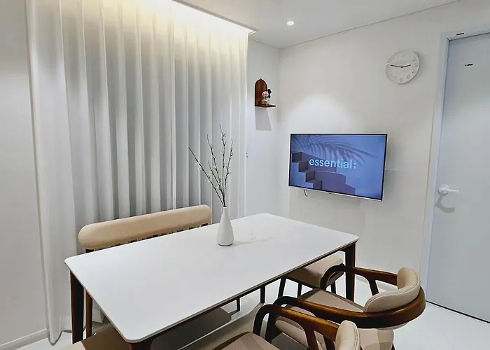 #hongdae Sangsu Station 5 Minutes #bathroom 2 #starbucks,convenience Store 1 Minute #hongdae Street 公寓