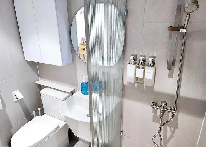#hongdae Sangsu Station 5 Minutes #bathroom 2 #starbucks,convenience Store 1 Minute #hongdae Street *